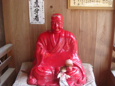 ４番　赤仏像