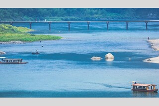 \仁淀ブルー絶景たび/秋の中津渓谷と選べる仁淀川ランチ