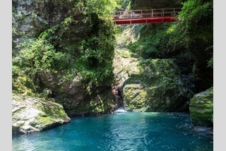 \ブルーな絶景!!/ 中津渓谷と安居渓谷ハイキング