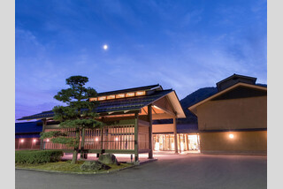 チャーター直行便「FDA」で行く!2泊とも名旅館で過ごす雪景色の東北「花巻温泉・佳松園」と「秋保温泉・佐勘」